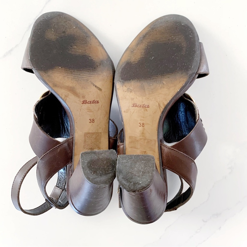 BATA Block Heel Brown Leather Strappy Sandals With Gold-Tone Hardware - Picture 9 of 10